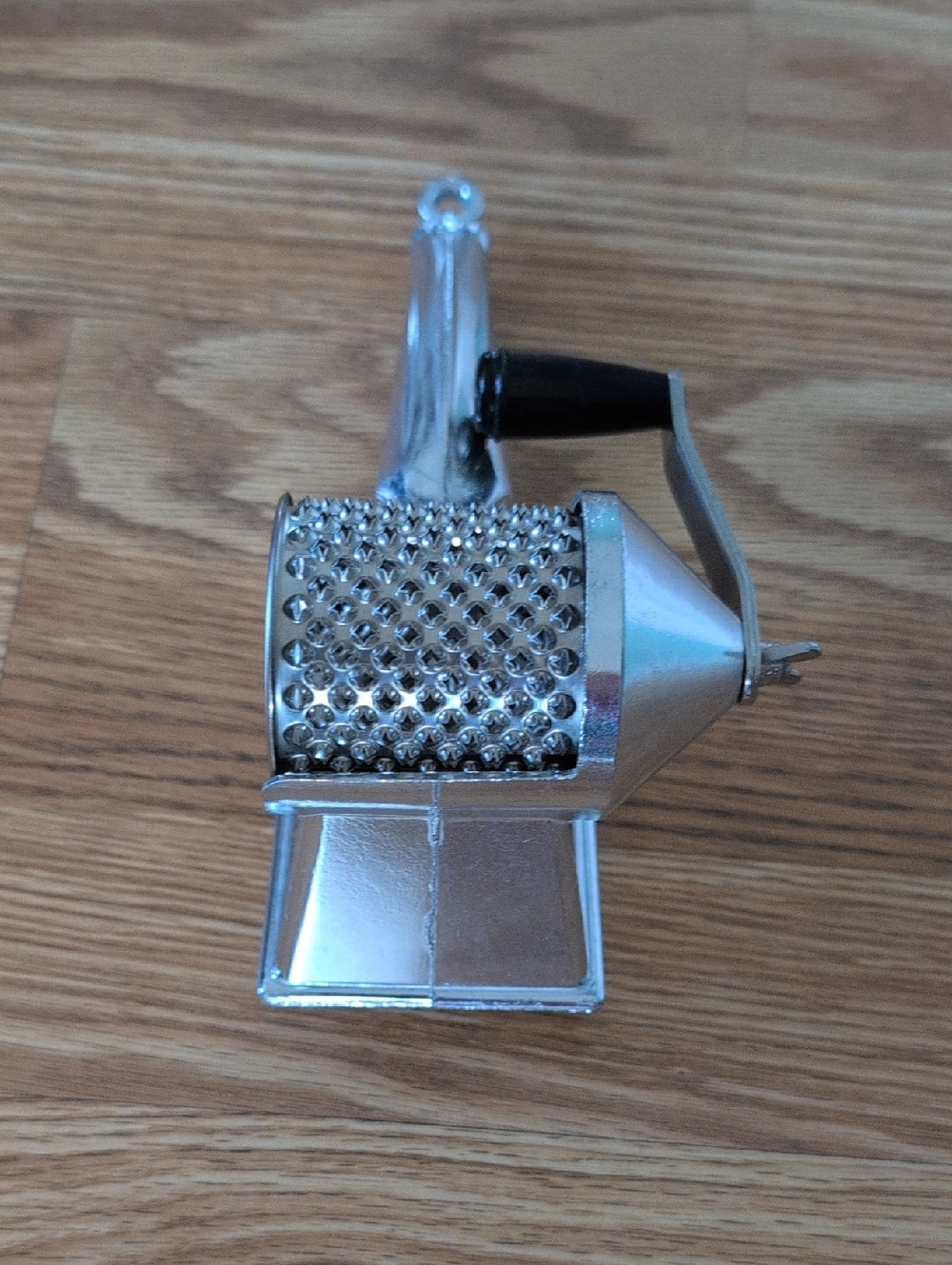 Berarducci vintage-style rotary hand crank cheese grater